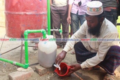 বর্জ্য থেকে গ্যাস ও তেল; কৃষকের যুগান্তকারী সাফল্যে নতুন সম্ভাবনা