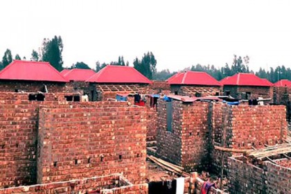 লাল টিনের ছাউনি স্বপ্ন দেখাচ্ছে ভূমিহীনদের
