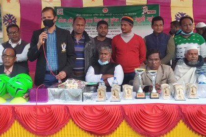 আদমদীঘিতে ফুটবল প্রশিক্ষণ ক্যাম্পের উদ্বোধন
