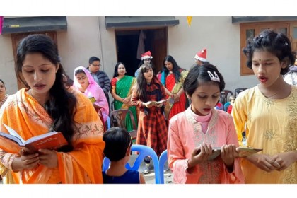 কুড়িগ্রামে স্বল্প পরিসরে বড়দিনের উৎসব 