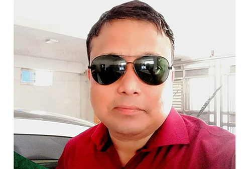 চাঁপাইনবাবগঞ্জে ফেন্সিডিলসহ আটককৃত জেলা পরিষদের প্রধান নির্বাহীর আত্মহত্যার চেষ্টা 