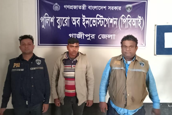 গাজীপুরে গাড়ি চাপা দিয়ে হত্যার ঘটনার চালক গ্রেফতার