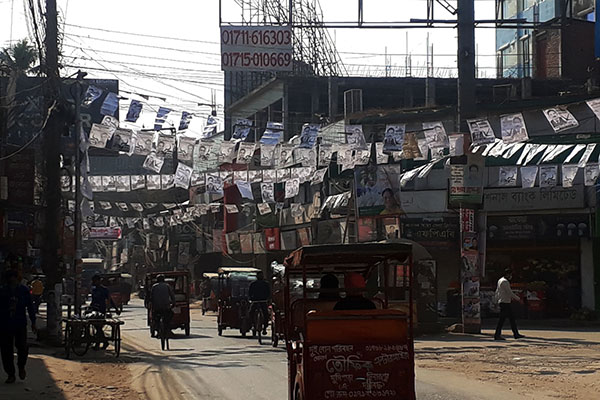 দিনাজপুরে ভোটারদের দ্বারে দ্বারে প্রার্থীরা 