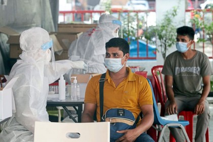 মালয়েশিয়ায় ভুয়া ‘করোনার সনদ’ কিনে পলাতক ৮ বাংলাদেশি

