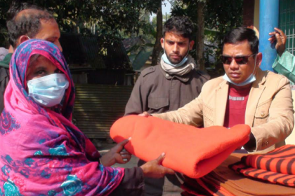 কাশিয়ানীতে ৫ শতাধিক অসহায় ও দুস্থদের মাঝে কম্বল বিতরণ