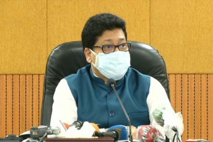 অন্য কোনো দেশে সবাইকে বিনামূল্যে বই দেয়ার নজির নেই: ফরহাদ হোসেন


