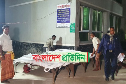 নরসিংদীতে বাস-প্রাইভেটকার সংঘর্ষে নিহত ৪


