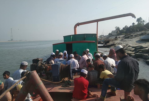 মিলাদ দিয়ে আওয়ামী লীগ নেতার অবৈধ বালু উত্তোলন উদ্বোধন!