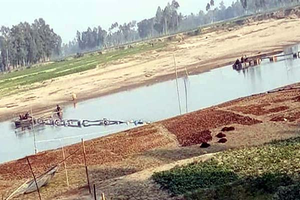 শেরপুরে বাঙালি নদী থেকে ফের বালু উত্তোলন