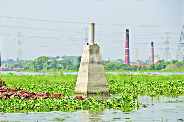 তুরাগ-বুড়িগঙ্গার প্রশ্নবিদ্ধ সীমানা পিলার