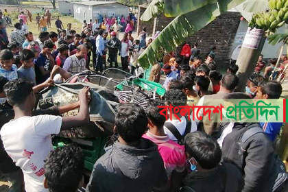 সড়কে গেল ৭ প্রাণ, পূর্বধলায় শোকের মাতম 