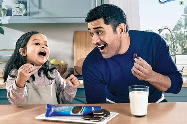 এবার মেয়ে জিভাকে নিয়ে বিজ্ঞাপনে ধোনি