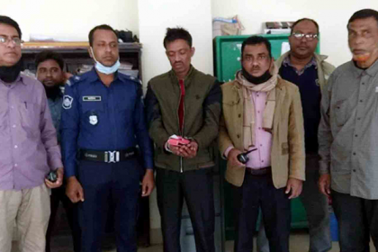 বাগেরহাটে ইয়াবাসহ মাদক ব্যবসায়ী গ্রেফতার