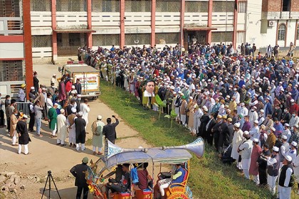 মাউশি কর্মকর্তা আবুল খায়েরের দাফন সম্পন্ন