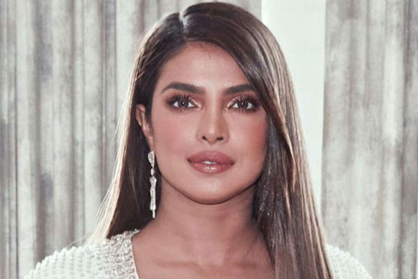 যে কারণে প্রিয়াঙ্কাকে সাবধান করল পুলিশ
