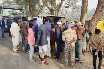 সিরাজগঞ্জে পিকআপের ধাক্কায় প্রাণ গেল দুই নারীর
