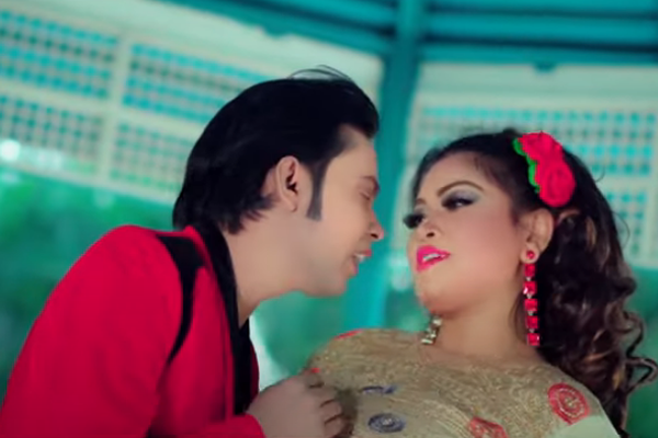 এবার নিজের গানে নিজেই মডেল হিরো আলম (ভিডিও)