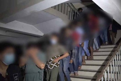 কক্সবাজারে আবাসিক কটেজ থেকে ৫২ নারী-পুরুষ আটক, ইয়াবা উদ্ধার


