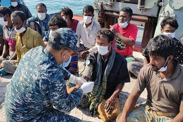 বঙ্গোপসাগরে ২২ দিন ভেসে থাকার পর ১৮ মাঝিমাল্লা উদ্ধার