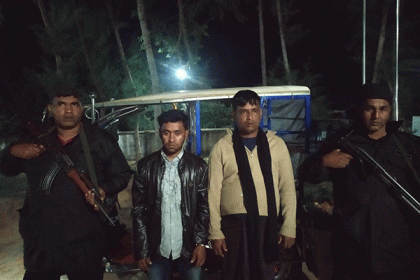 টেকনাফে বিদেশী বিয়ারসহ আটক ২
