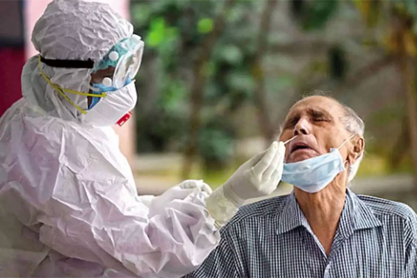 এখনো বয়স্কদের জন্য করোনা সবচেয়ে ঝুঁকির