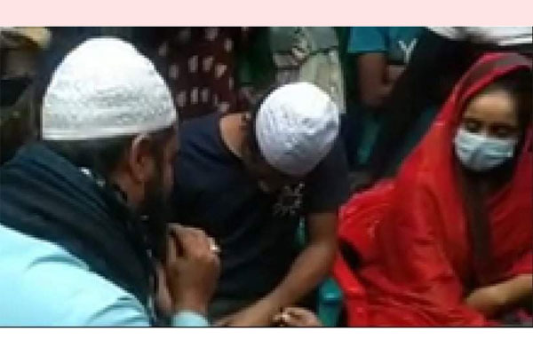 প্রেমিকের বাড়িতে ৪ দিন অনশনের পর বিয়ের পিঁড়িতে কলেজছাত্রী