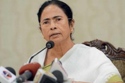 
বিনামূল্যে করোনা ভ্যাকসিন দেওয়া হবে, ঘোষণা মমতার