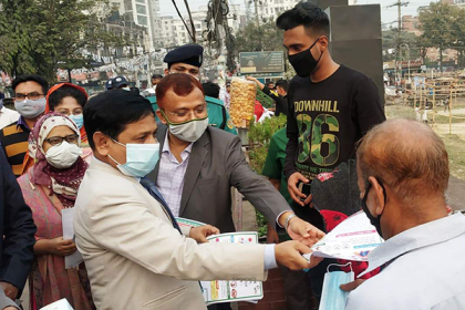করোনা সচেতনতায় চট্টগ্রামে নির্বাচন কমিশনের প্রচারণা 
