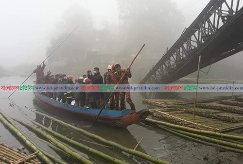 রাঙামাটিতে বেইলি ব্রিজ ভেঙে ট্রাক পানিতে, চালকসহ নিহত ৩