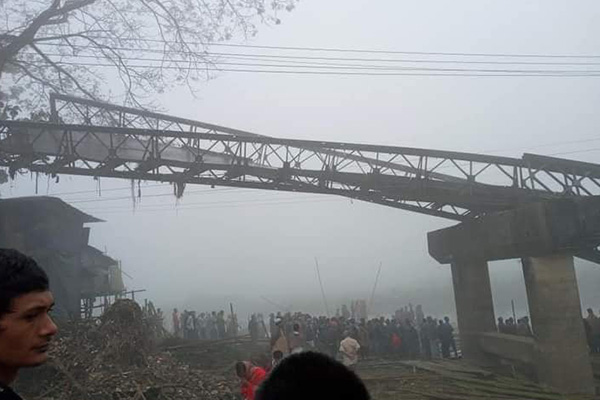রাঙামাটিতে ব্রিজ ভেঙে নিহতদের পরিচয় মিলেছে
