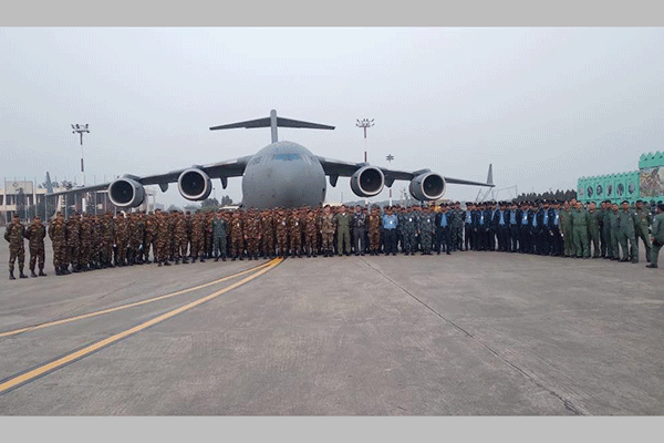 ভারতের প্রজাতন্ত্র দিবসের প্যারেডে বাংলাদেশ সশস্ত্র বাহিনীর কন্টিনজেন্ট