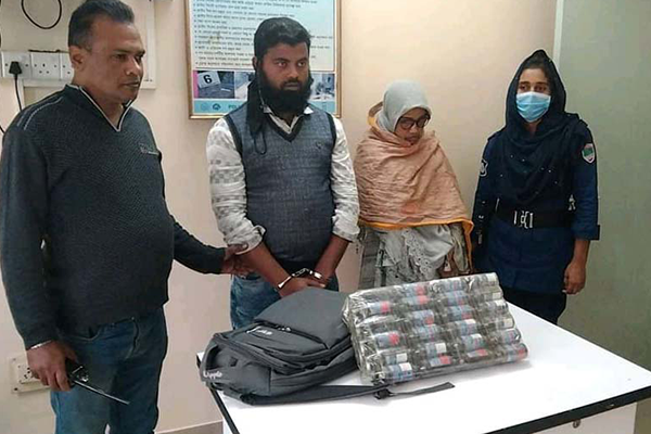 মেহেরপুরে ফেন্সিডিলসহ ভাই-বোন আটক