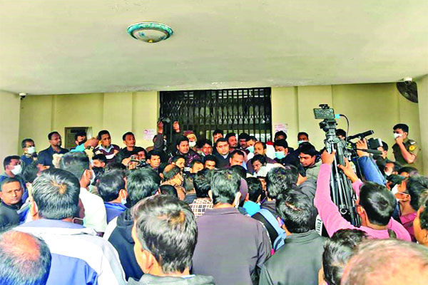 ছাত্রলীগের আন্দোলনে উত্তাল রাজশাহী বিশ্ববিদ্যালয়