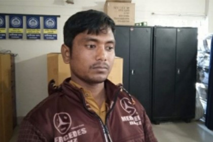 বাবা-মাকে মারধরের অভিযোগে ছেলে গ্রেফতার