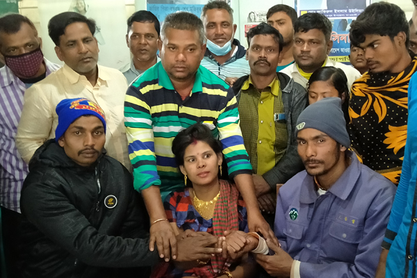 এক যুগ পর পরিবার ফিরে পেলেন দূর্গা
