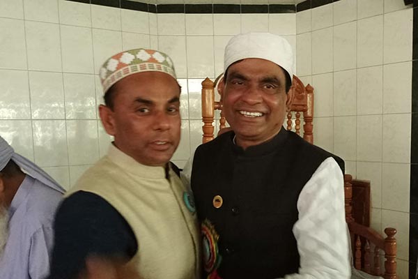 নির্বাচনের আগের দিন মসজিদে সাক্ষাৎ দুই মেয়র প্রার্থীর