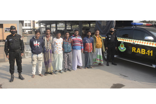 সিদ্ধিরগঞ্জে র‌্যাবের হাতে ৭ মাদক ব্যবসায়ী গ্রেফতার