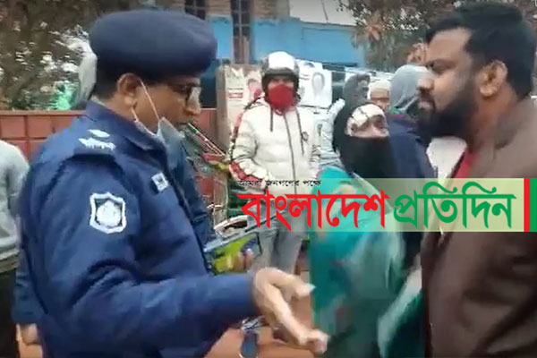 পাবনায় ভোটকেন্দ্র থেকে বিএনপির মেয়র প্রার্থীকে বের করার অভিযোগ 