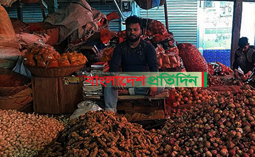 ভারতীয় পিঁয়াজে আগ্রহ নেই ক্রেতাদের