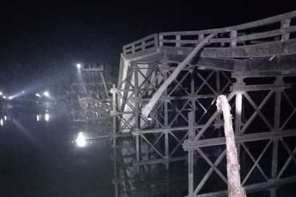 হঠাৎ ব্রিজ ভেঙে পড়ে মাদ্রাসার শিক্ষক নিহত 

