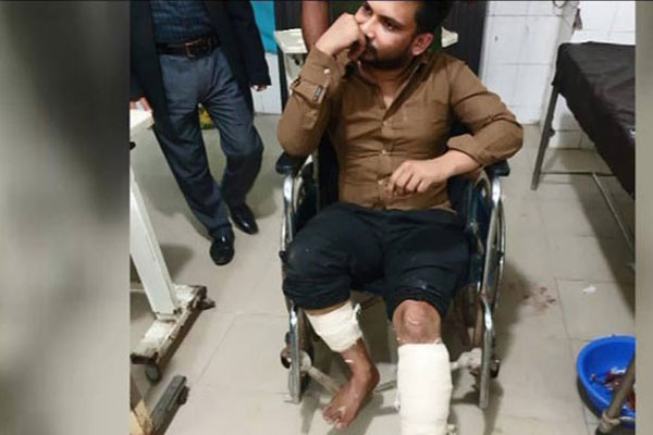 ঢাকা মেডিকেলে ছাত্রলীগের অন্তর্কোন্দলে এক কর্মীকে নির্যাতন; মামলা নেয়নি পুলিশ