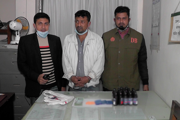 ঝালকাঠিতে ইয়াবা-ফেন্সিডিলসহ মাদক ব্যবসায়ী গ্রেফতার