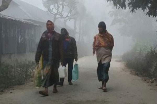 কালিয়াকৈরে শীতে কাঁপছে হতদরিদ্র মানুষ