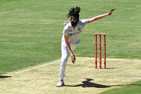 ৫ উইকেট সিরাজের