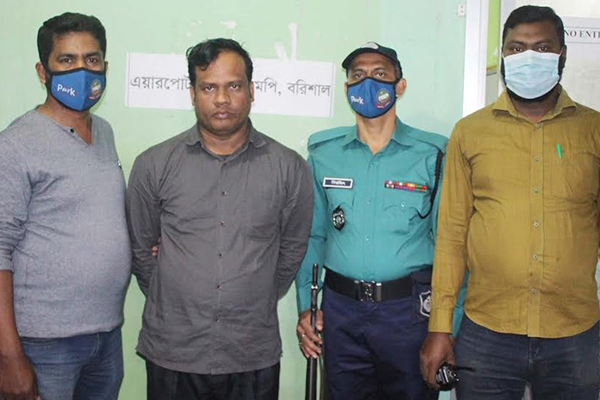 বরিশালে কুপিয়ে হত্যা মামলার পলাতক আসামি গ্রেফতার