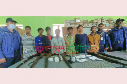 রাঙামাটিতে অস্ত্র-গোলাবারুদসহ ৭ জেএসএস কর্মী আটক