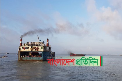 সাড়ে ৫ ঘণ্টা পর শিমুলিয়া-বাংলাবাজার রুটে ফেরি চলাচল স্বাভাবিক