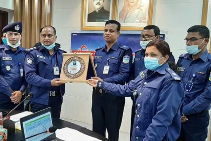 নেত্রকোনায় শ্রেষ্ঠ ওসি তাজুল ইসলাম