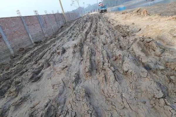 কালিয়াকৈরে সড়ক সংস্কারে ধীরগতি, গ্রামবাসীর ভোগান্তি