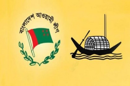 নৌকা ডোবাতে মরিয়া দলের এমপিরা